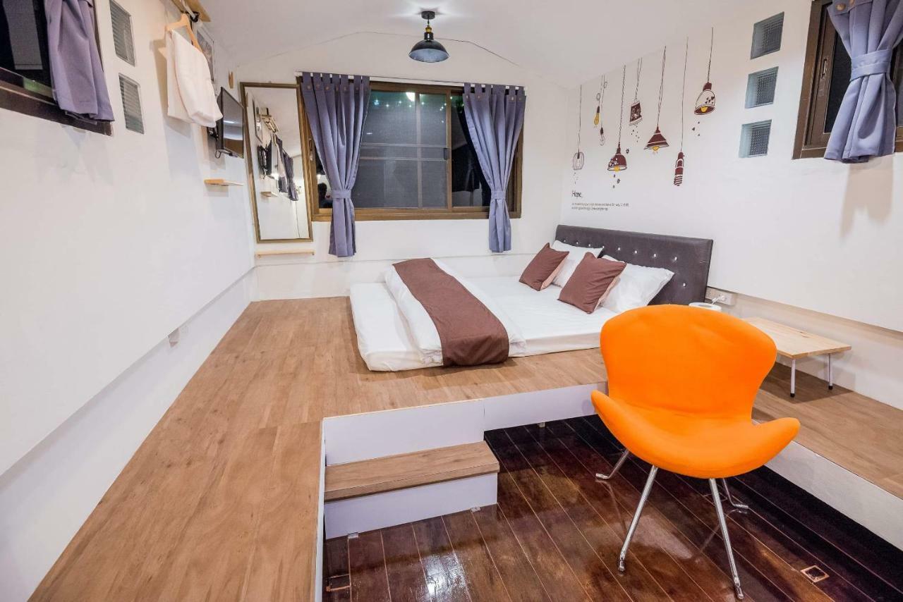 T Smy House Hostel กรุงเทพมหานคร ภายนอก รูปภาพ